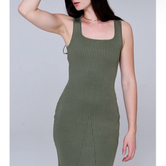 Mod Ref Dresses & Skirts - Mod Ref Green Ribbed Midi-Dress